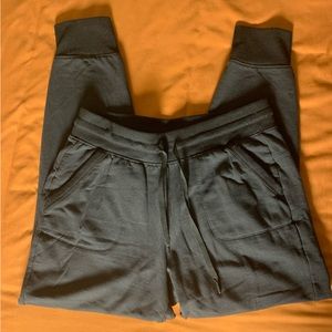 Athletic Works Cropped Black Jogger Medium